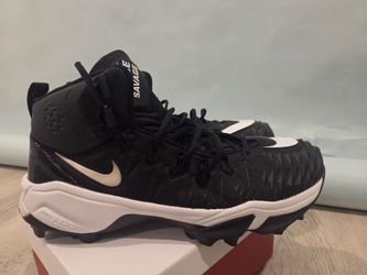 Nike Elite Savage Size 12.5 Football Cleat