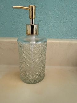 Beautiful GLASS soap/lotion dispenser $5