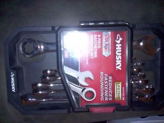 Husky ratcheting wrenches