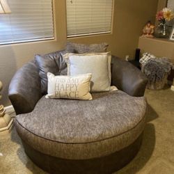 Oversized Chocolate Abalone Chair💥 Brand New 👍 Special Price ✅