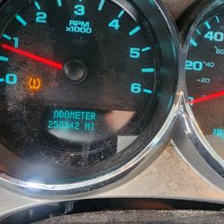 2013 CHEVY SILVERADO UTILITY TRUCK