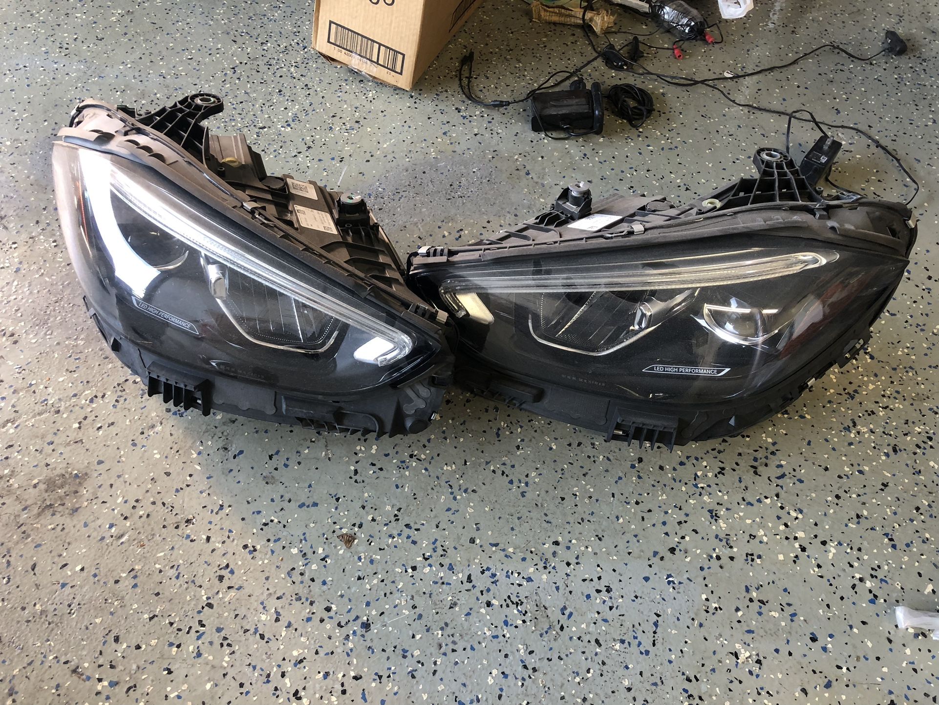 2022-2024 Mercedes-Benz C-Class Headlights Pair