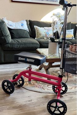 Rover knee scooter, ladies hot pink.