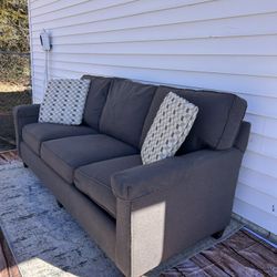 Bassett Modern 3-Seat couch + FREE DELIVERY! OBO