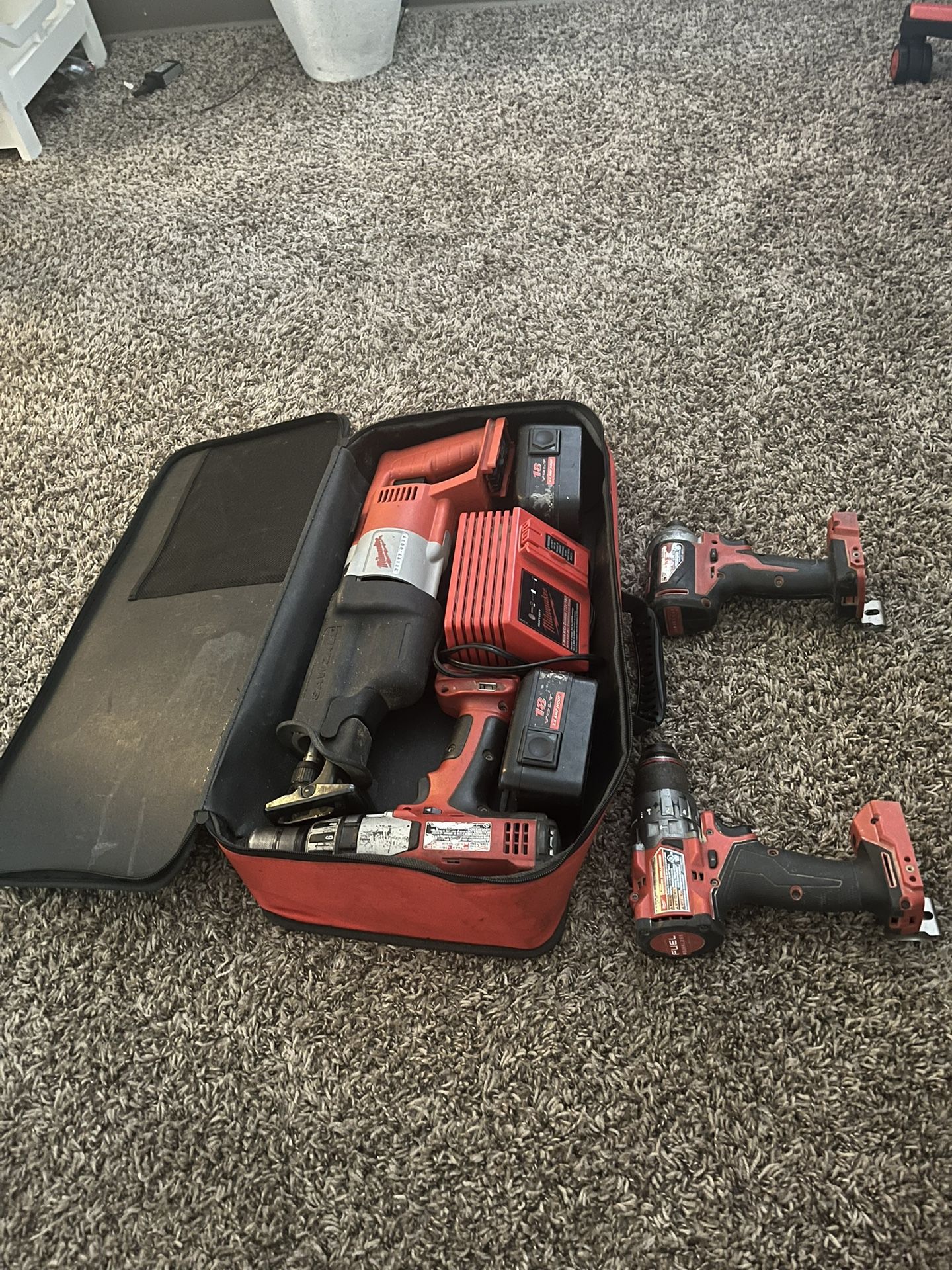 Milwaukee Set