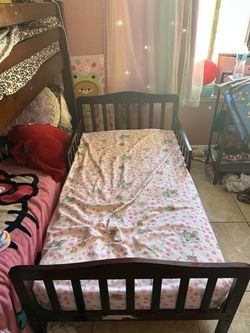 Toddler bed