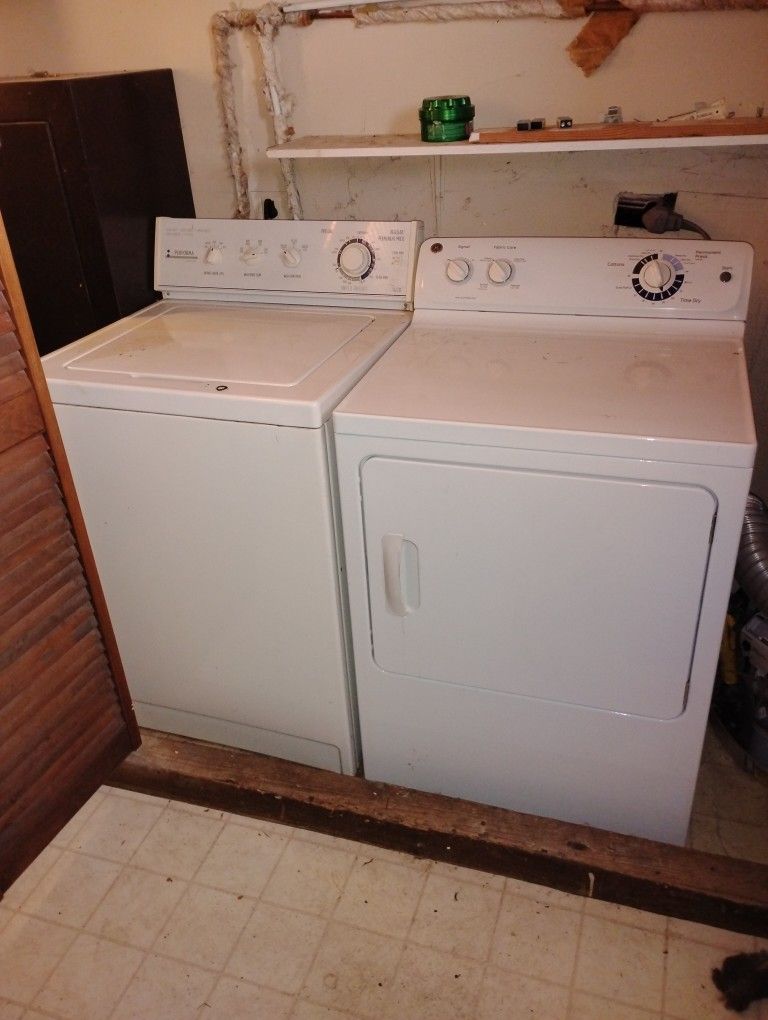 Ge Washer And Dryer. 