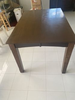 Wood Expandable Dining Table with 4 Chairs