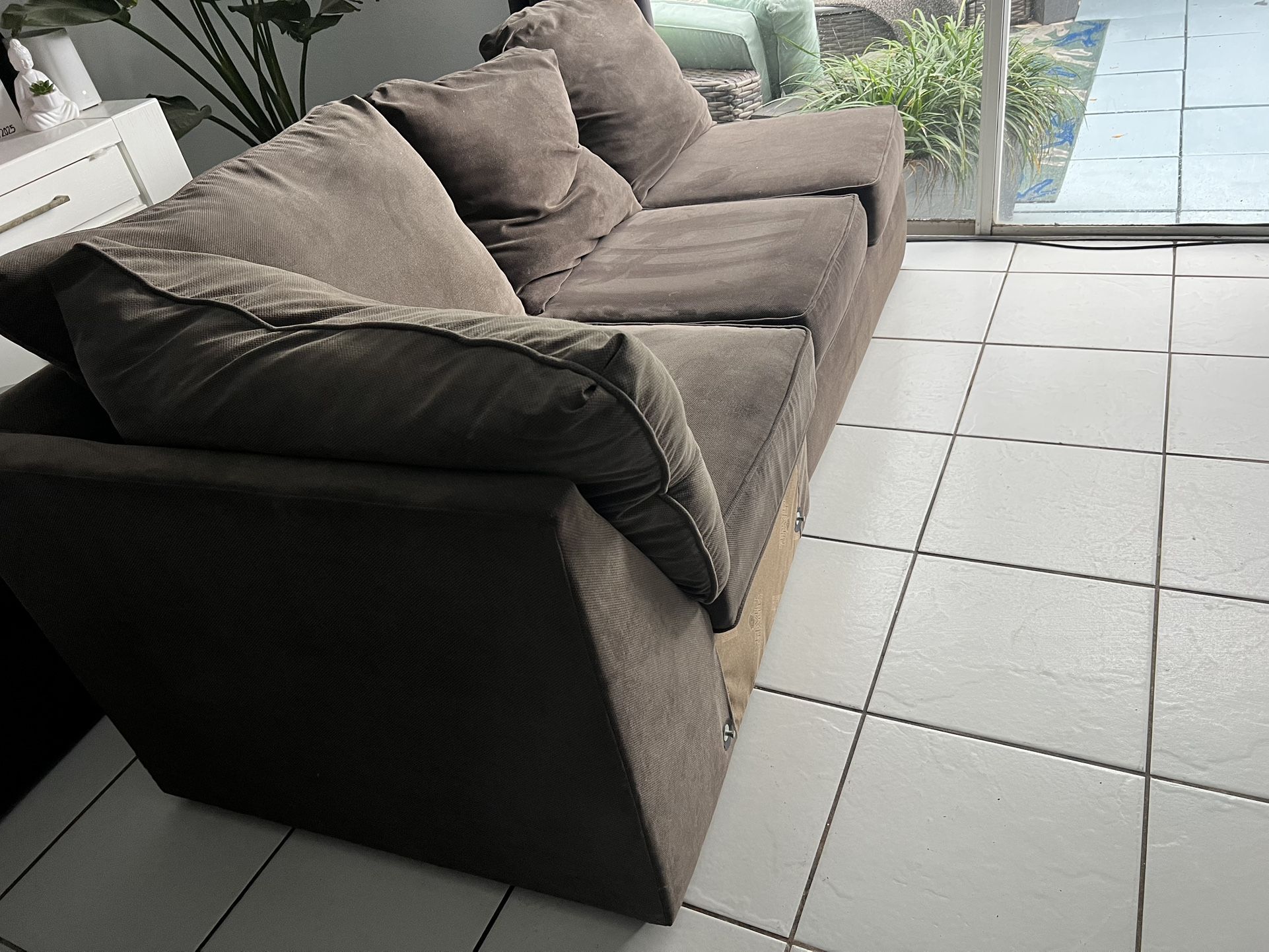 Free Sofa 