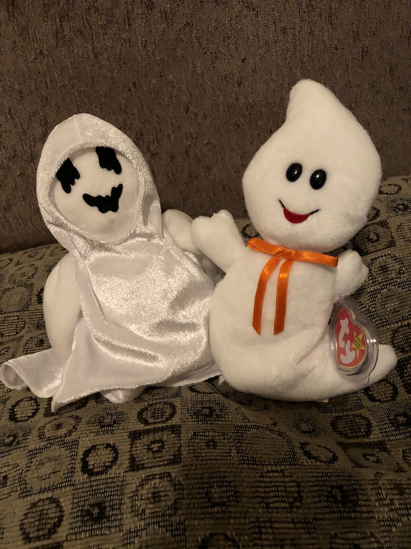 Beanie babies Halloween ghosts spooky & sheets