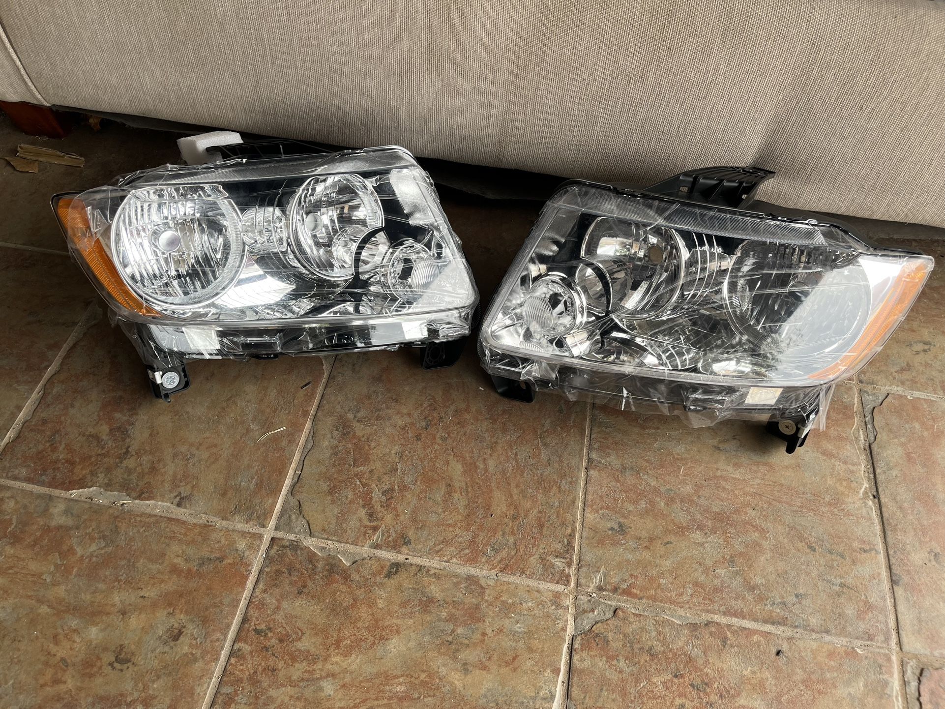 Jeep Grand Cherokee Headlights 