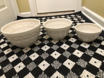 Antique Set 3 mixing bowls