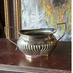 Antique silver-plated sugar bowl Cheltenham & Co. in Sheffield, England 1900’s