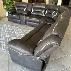 Power Electric Reclining Sectional Couch With Console Set ✨⭐⭐$39 Down Payment with Financing ⭐ 90 Days same as cash
