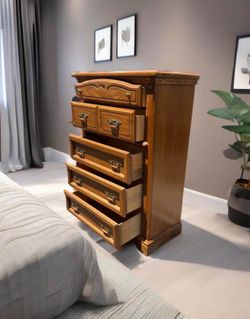 FREE DELIVERY Stunning Solid Wood Chest Dresser