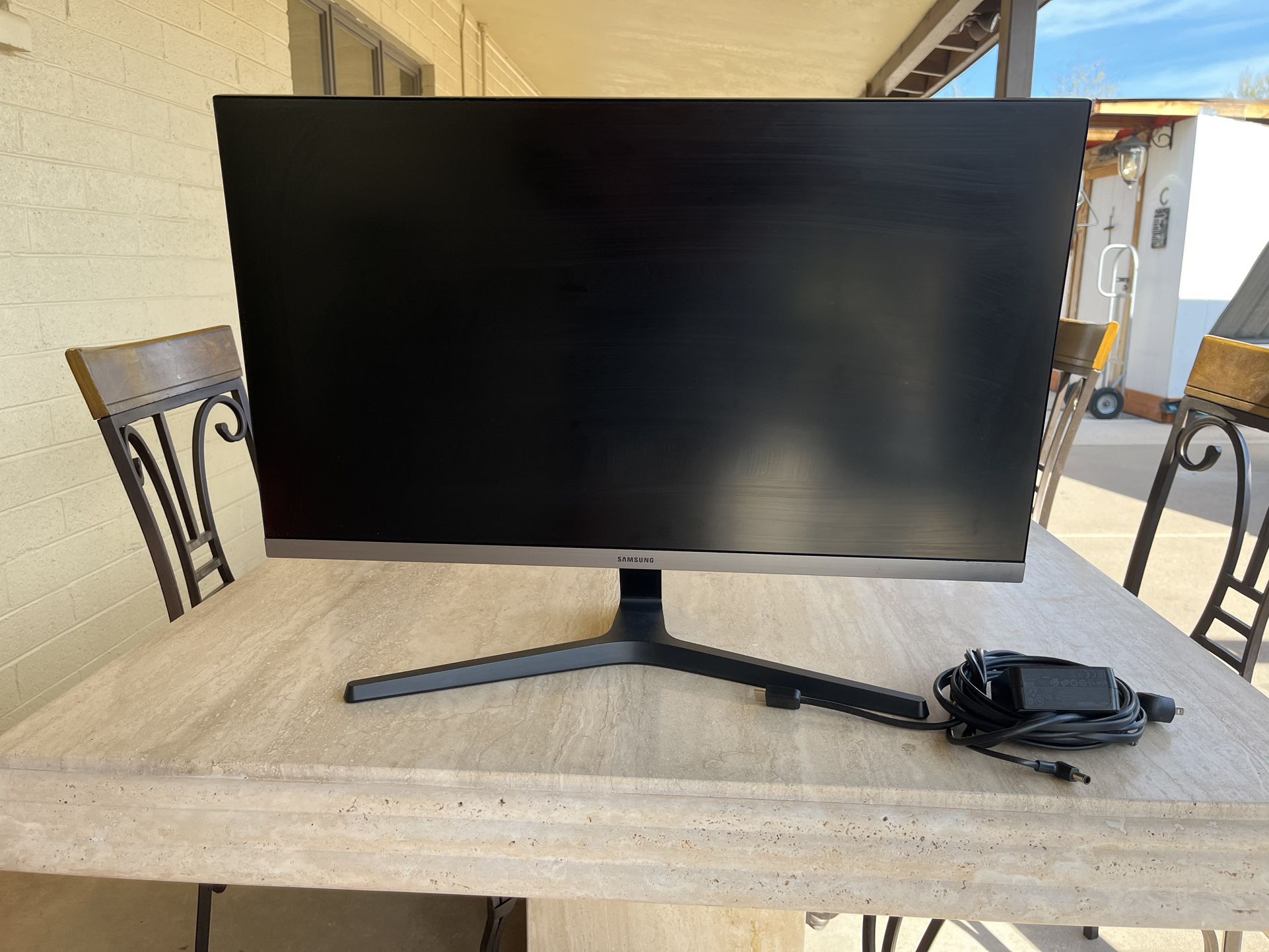 Samsung Monitor 28 Inches