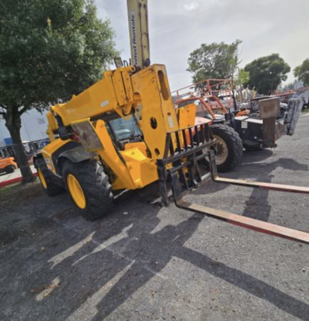 Forklift 12000# 56’ Reach