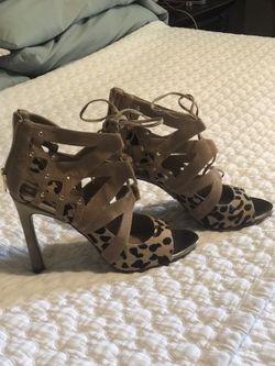 Beautiful heels SIZE 6.5