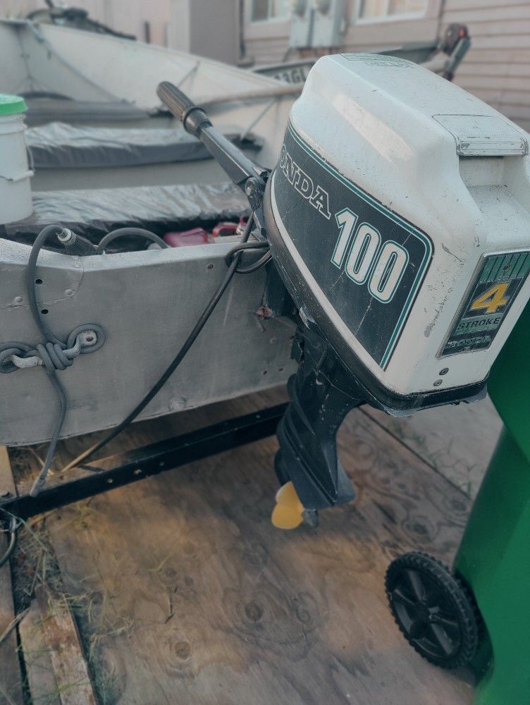 12 Ft Aluminum Boat (VALCRO) AS IS