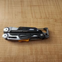 LEATHERMAN SIGNAL MULTITOOL,  NEW
