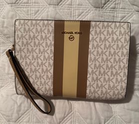 Michael Kors Clutch