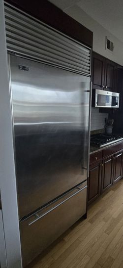 Sub-Zero 36” Built-In Refrigerator – Model 650S – Excellent Condition