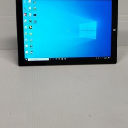 Microsoft Surface In Good Condition 128gb Solid State Drive And 4gb Ram I5 4th Gen 