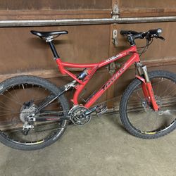 Tomac Revolver Cross Country Bike