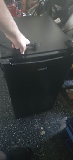 Mini fridge