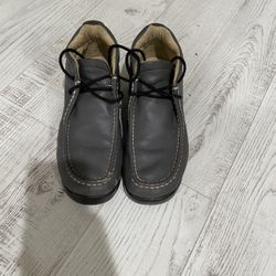 Men Shoes Size 8-9 Pick Up At Timber Dr Garner