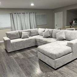 BRAND NEW LIGHT GREY LARGE SECTIONAL SAME DAY DELIVERY