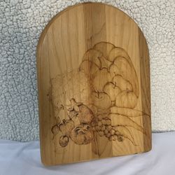 Vintage Gail wooden cutting board / Kitchen Wall Decor/ engraved Design Of Veg 12”