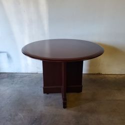 42 Inch Round Table $150 (Good Condition)