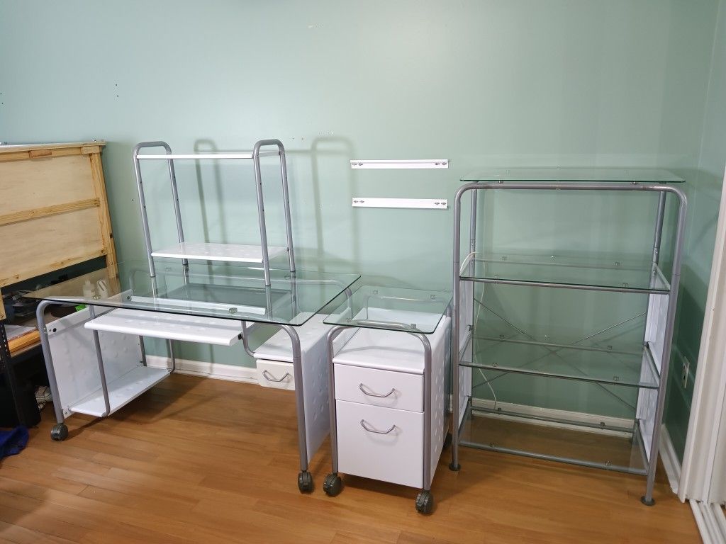 OFFICE DESK/WORKSTATION SET