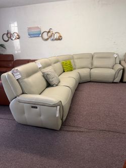 Lenardo 5Pc Leather Sectional w/ 3 Power Recliners