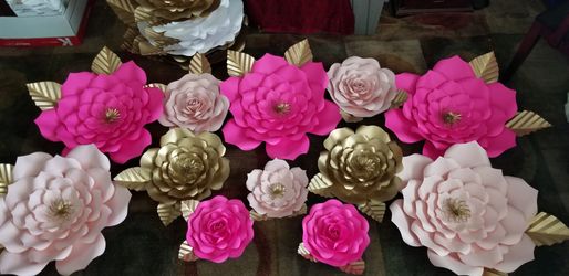 Paper flowers and paper roses. Flores de papel