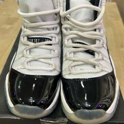 USED, OG BOX, 8/10, JORDAN 11 CONCORDS, 6.5Y