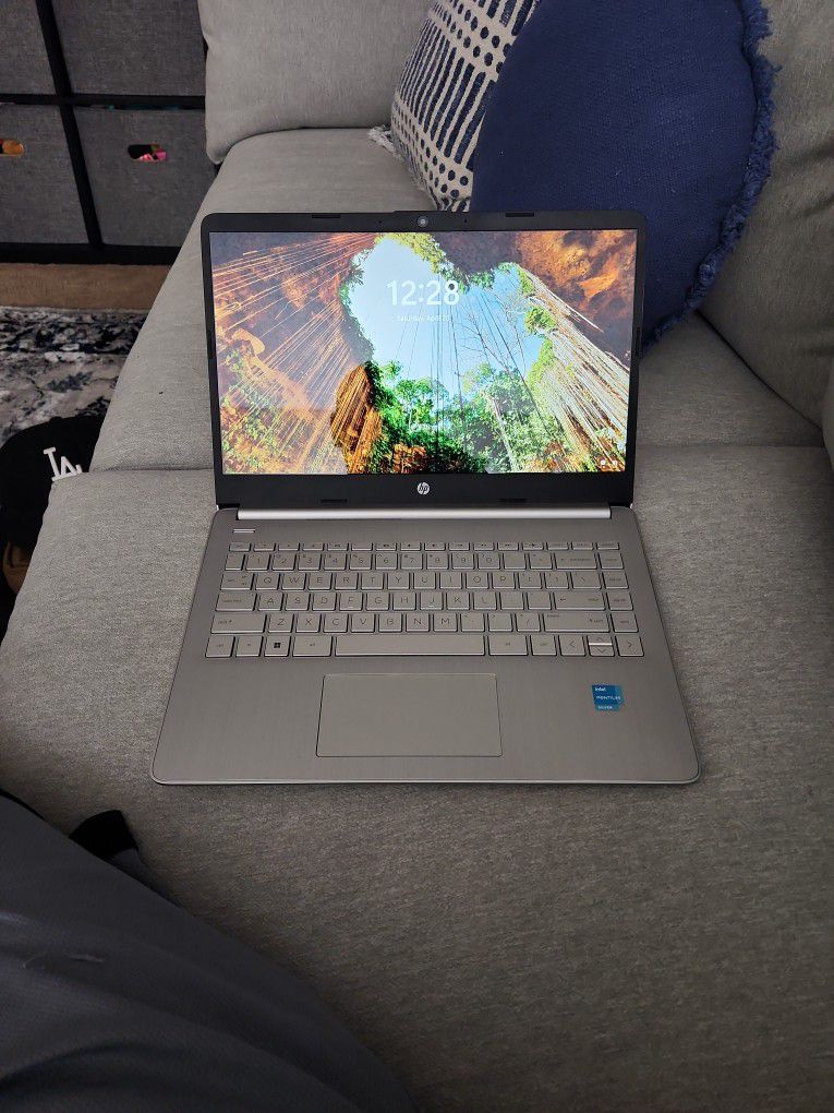 Hp Laptop 14 Inch (Silver)