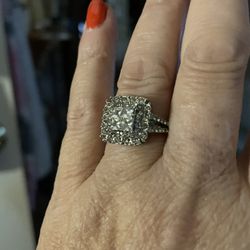 Gorgeous Wedding Engagement Ring SIZE 8 ..... 14K GOLD Plated With Zircon Gemstones