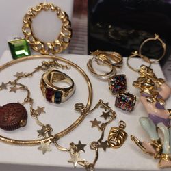 #2374, VINTAGE  RETIRATED JEWELRY, PENDANTS, RING, BROOCH, BRACELETS, EARRINGS.