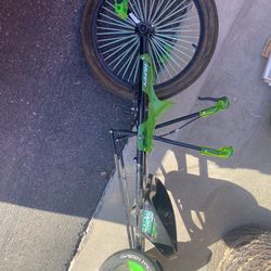 Huffy 16" Green Machine Drift Trike