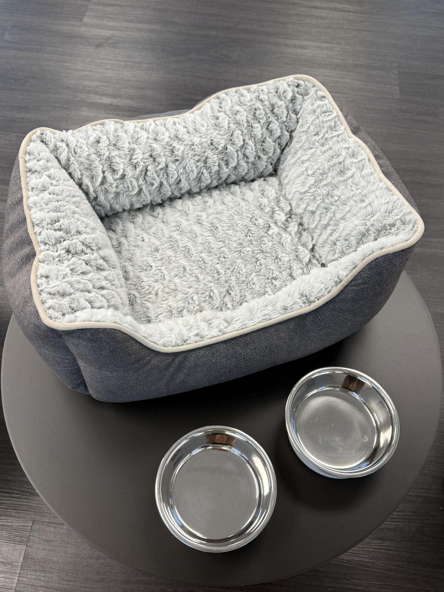 Cute Small Pet Bed And 2 Bowls (new)