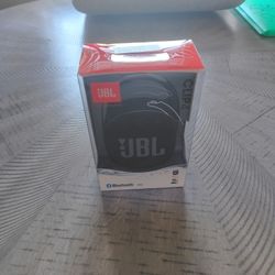 JBL Clip 4 