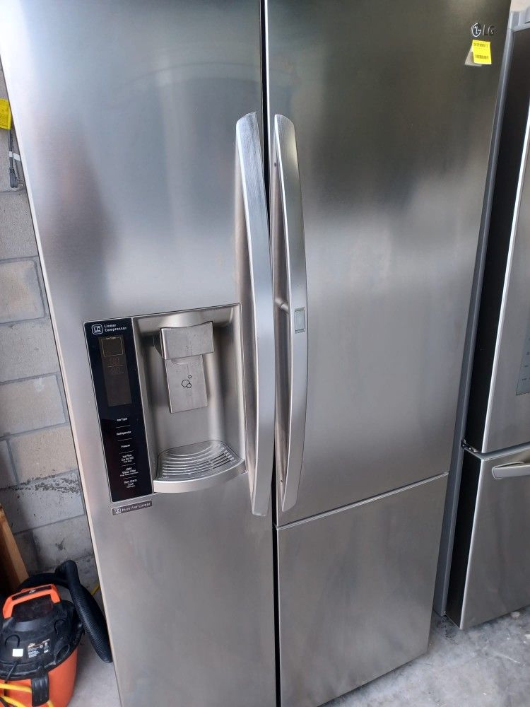 Branded fridge for Sale in Orlando, FL OfferUp