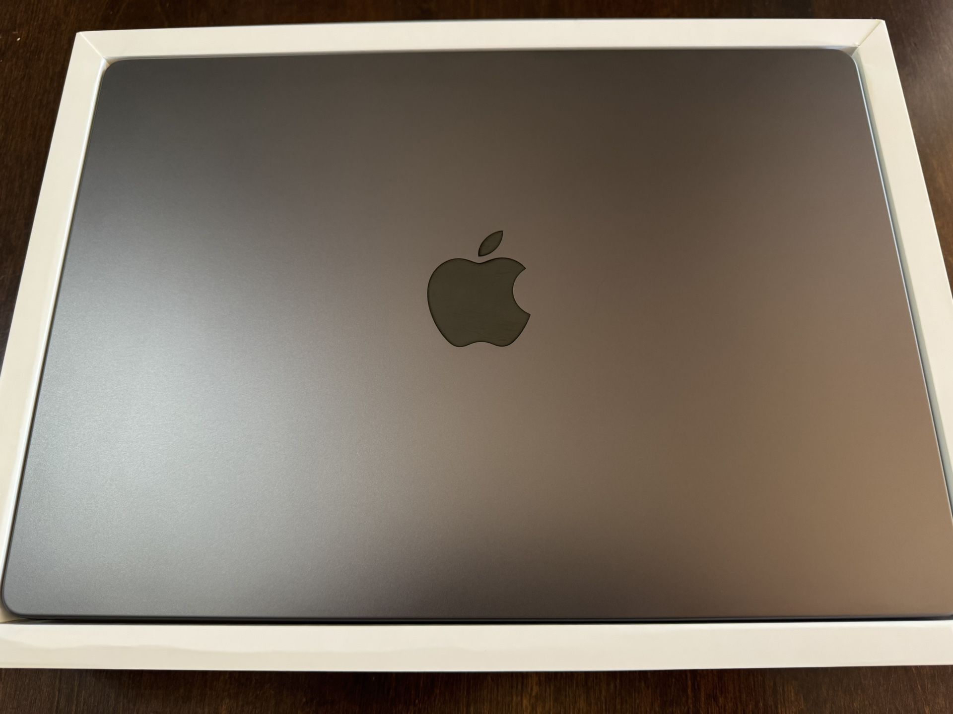 MacBook Pro 4TB 128GB RAM