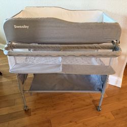 Sweeby Diaper Changing Table – Excellent Condition
