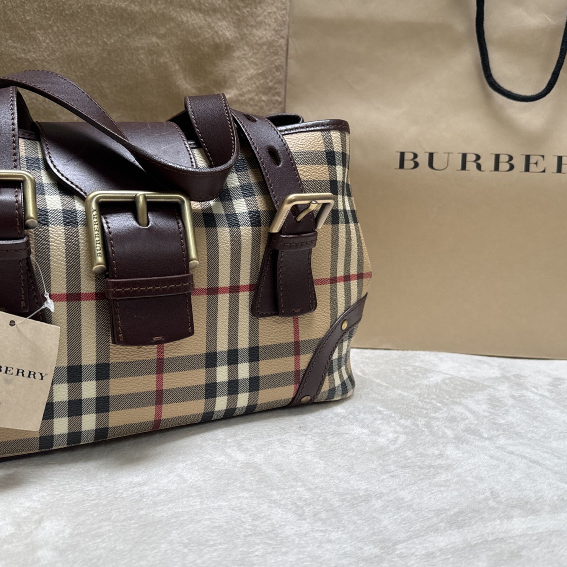 BURBERRY authentic Haymar