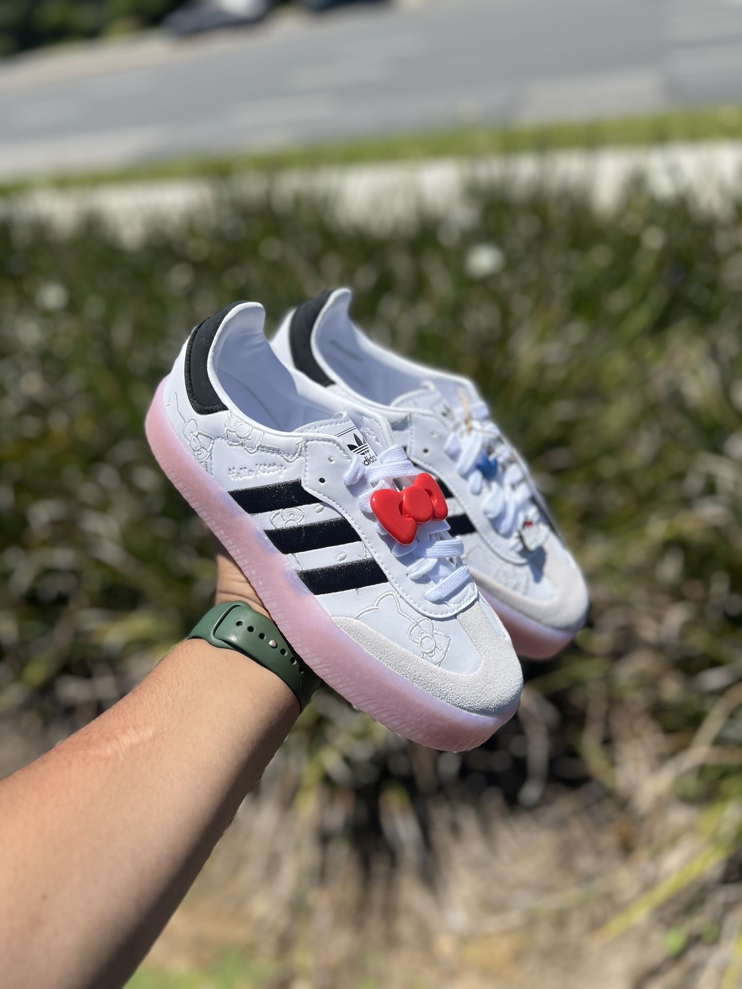 Hello Kitty Sambas