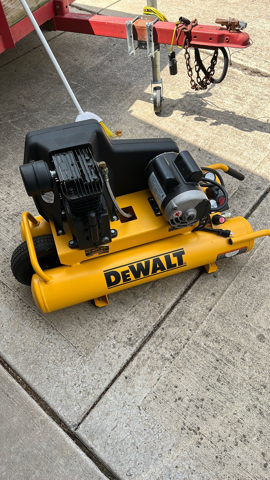DEWALT Wheelbarrow Air Compressor 120v/240v