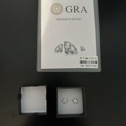 Diamond Stud Earrings 